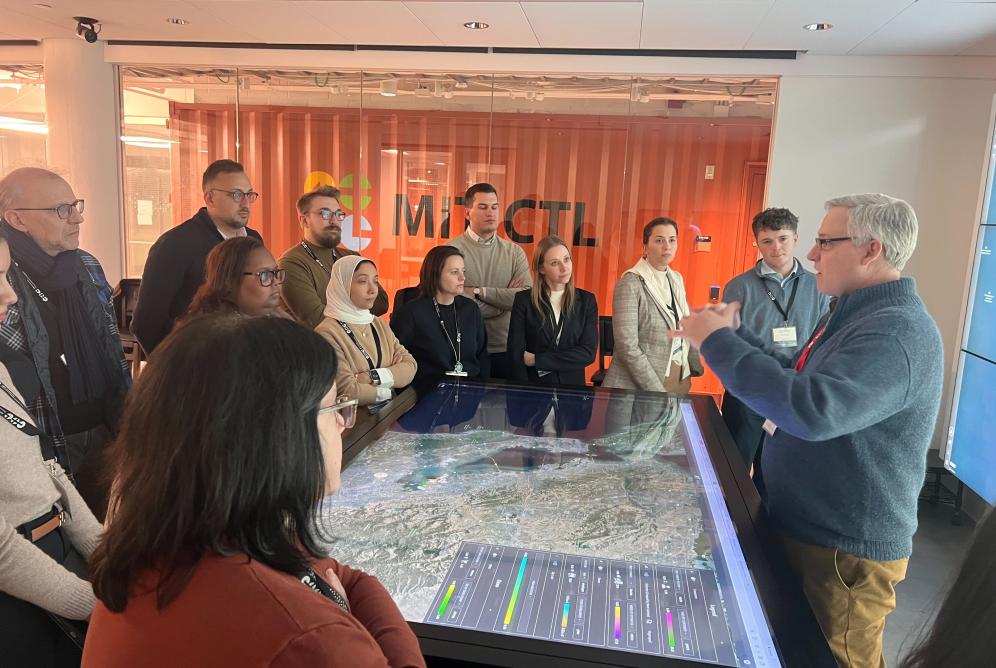 Russell teaching in the Cave Laab
