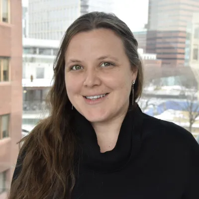 Laura Allegue Headshot