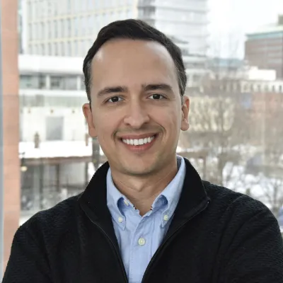 Paulo Franca de Sousa headshot